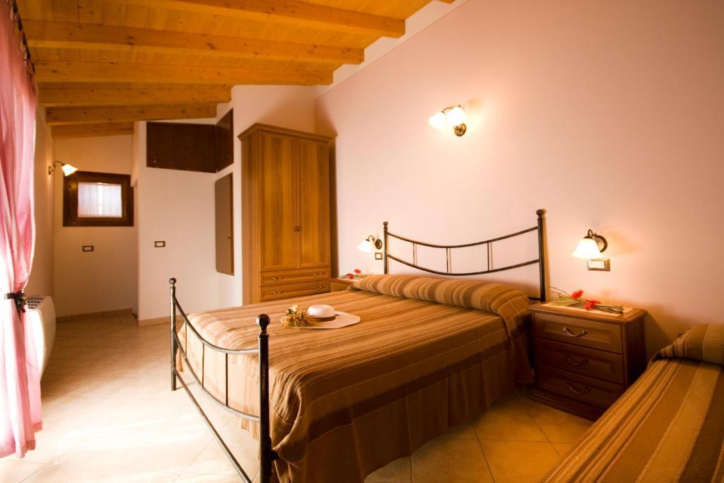 Agriturismo Cascina Roveri Monzambano Quarto foto