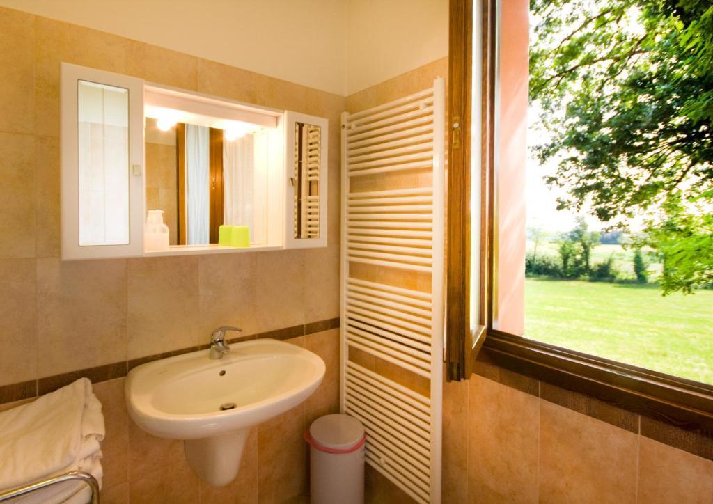 Agriturismo Cascina Roveri Monzambano Quarto foto